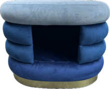 Carica l&#39;immagine nel visualizzatore di Gallery, Cuccia Multifunzionale Luxury Blu con Base Dorata
