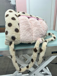 Carica l'immagine nel visualizzatore della galleria, Cuccia Sacco Nanna "Polka Dream" per Cani di Taglia Media - Comfort e Stile da Portare Ovunque!
