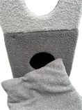 Carica l'immagine nel visualizzatore della galleria, Torre Relax Bouclé Bicolor per Gatti – Cuccia con Tiragraffi e Vani
