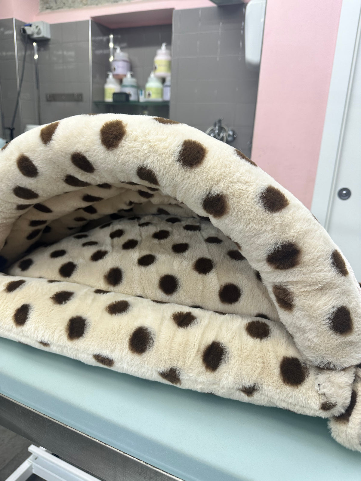 Cuccia Sacco Nanna "Polka Dream" per Cani di Taglia Media - Comfort e Stile da Portare Ovunque!