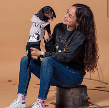 Carica l&#39;immagine nel visualizzatore di Gallery, Felpa Villains Disney: Lo Stile Oscuro e Glamour per il Tuo Cane
