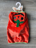 Carica l'immagine nel visualizzatore della galleria, Mantellina Halloween Zucca per Cani – Taglia S (30 cm)
