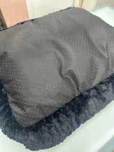 Carica l&#39;immagine nel visualizzatore di Gallery, Cuccia Deluxe in Peluche per Cani e Gatti - Comfort e Stile in 50x40 cm
