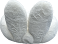 Carica l'immagine nel visualizzatore della galleria, Cuccia “Orecchie da Coniglio” in peluche bianco
