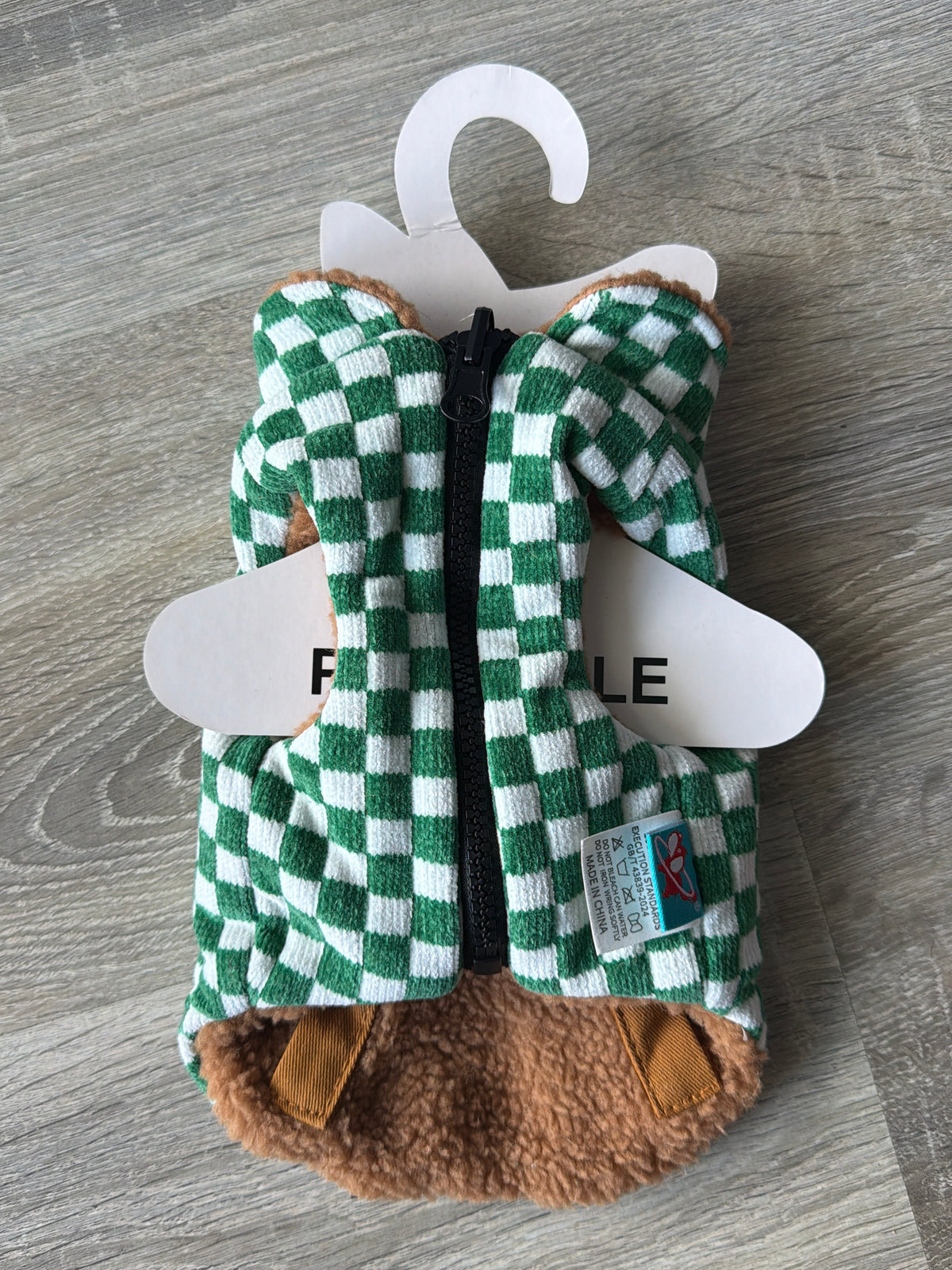 Gilet per Cani a Quadretti Verde e Bianco con Dettagli Marroni – XS 25 cm