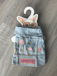 Carica l'immagine nel visualizzatore della galleria, Giubbottino Jeans Howdy per Cani – Denim Azzurro – XS 25 cm
