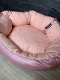 Carica l'immagine nel visualizzatore della galleria, Cuccia Luxury Comfort Rosa a Pois – Made in Italy
