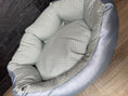 Carica l'immagine nel visualizzatore della galleria, Cuccia Luxury Comfort Azzurra a Pois – Made in Italy
