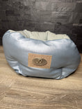 Carica l'immagine nel visualizzatore della galleria, Cuccia Luxury Comfort Azzurra a Pois – Made in Italy
