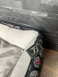 Carica l'immagine nel visualizzatore della galleria, Cuccia Luxury Skull con Cuscino Morbido – Made in Italy
