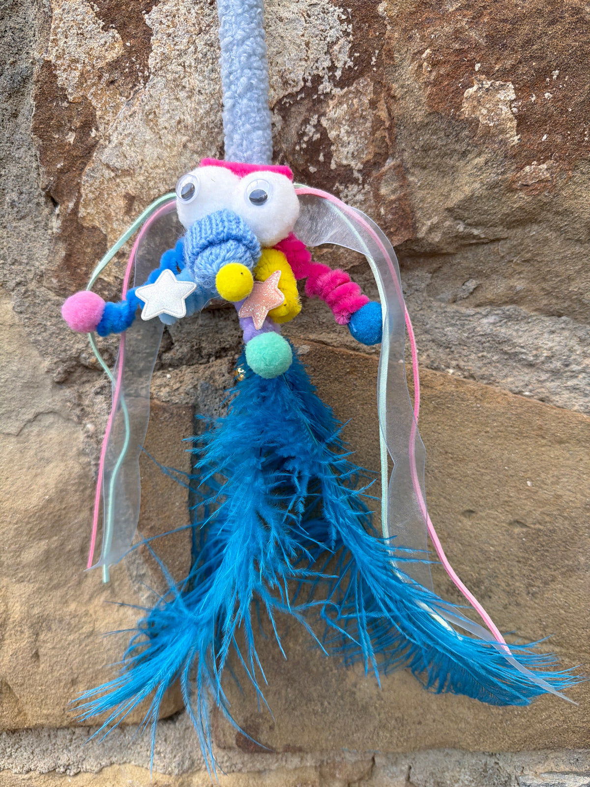 Bacchetta Gioco per Gatti con Mostriciattolo e Piume Blu – 60 cm