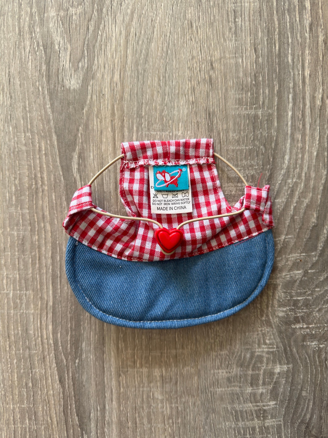 Cappellino vichy rosso jeans retro
