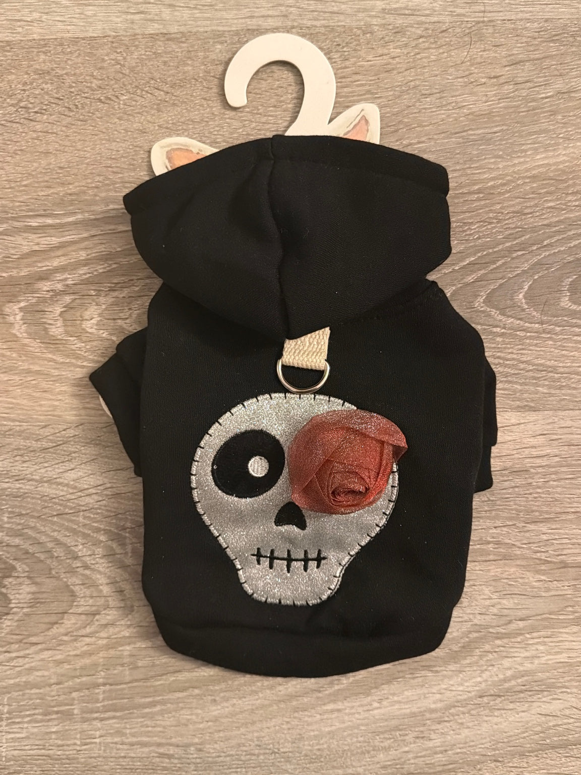 Felpa Halloween per cani nera con teschio argentato e rosa in rilievo, taglia XS 25 cm