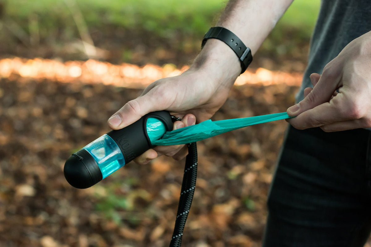 Kong HandiPod MINI Distributore di bustine per escrementi e porta gel disinfettante