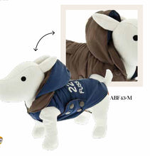 Carica l&#39;immagine nel visualizzatore di Gallery, Piumino Reversibile New York Marrone per Cane Misura 60 - ABF43/27
